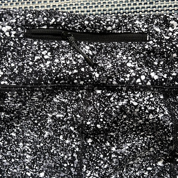 Lululemon thermal leggings - Picture 3 of 6